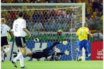 Gol de Ronal na Copa do Mundo Coréia Japão