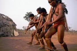 Índios tocando Toró